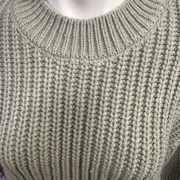 H&M Women's Sage Green Cable Knit Sweater - Picture 2 of 11